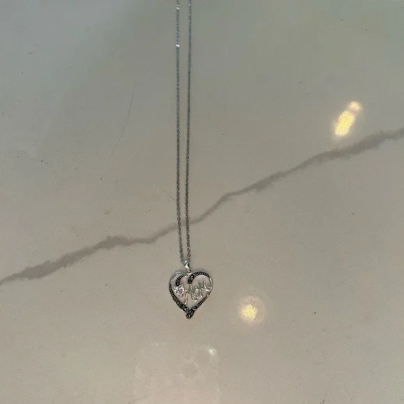 MOM pendant with chain - Picture 2 of 3